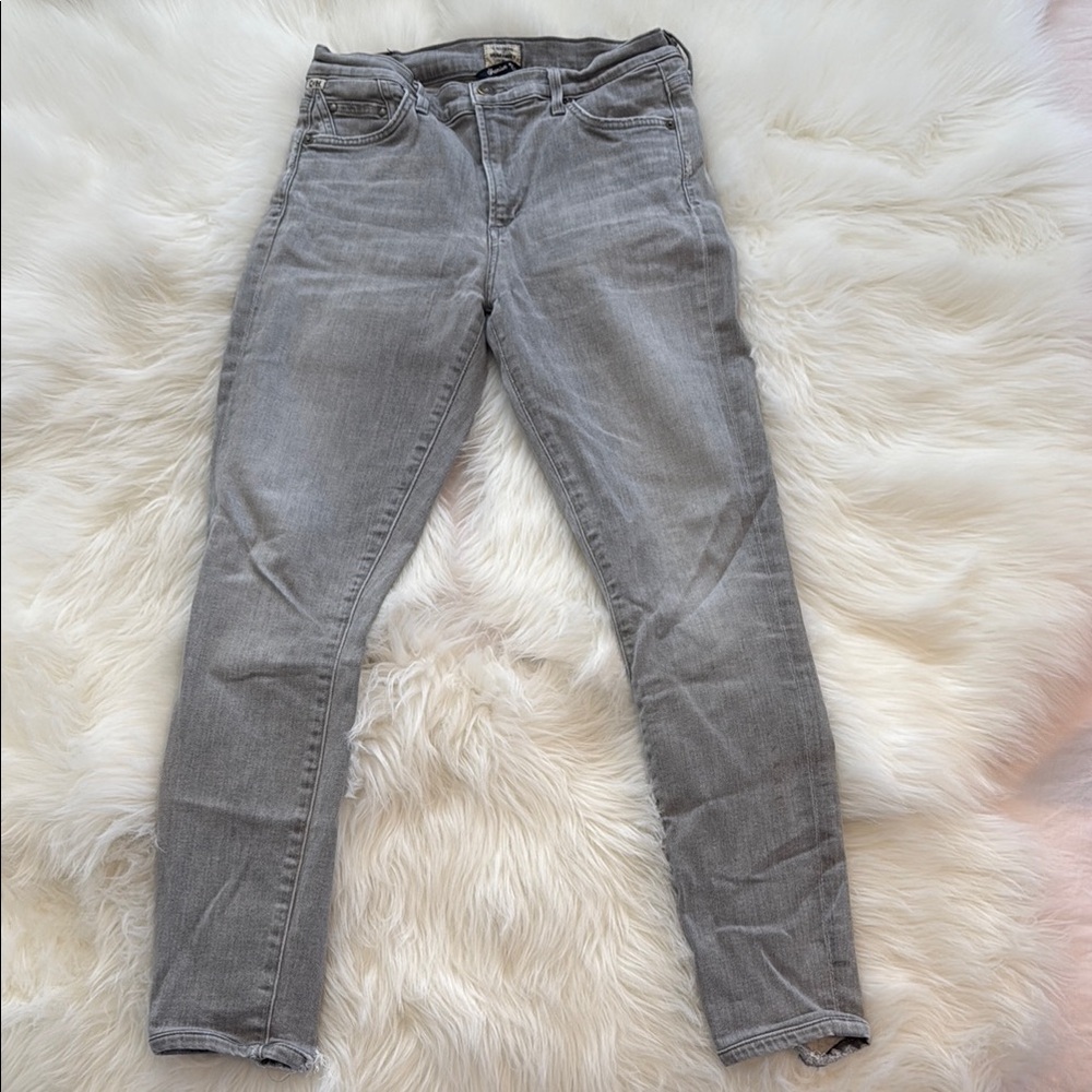 Citizens of Humanity “Rocket”Gray Skinny Jeans with Tapered Leg and Soft Texture